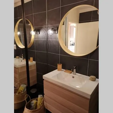 Mazet De Gigaro, Face A La Pinede Appartement